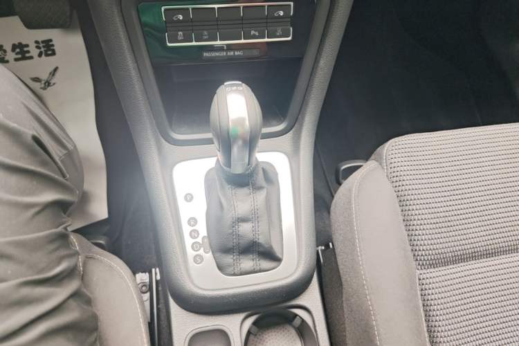 Used Volkswagen Sharan 2018 380TSI Comfort Edition 7-Seater Gear Lever
