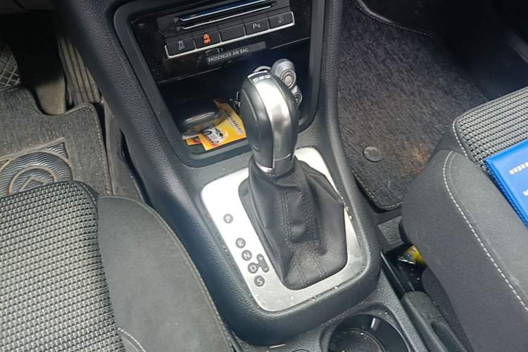 Used Volkswagen Sharan 2018 280TSI Enjoyment Model 7 Seats Gear Lever