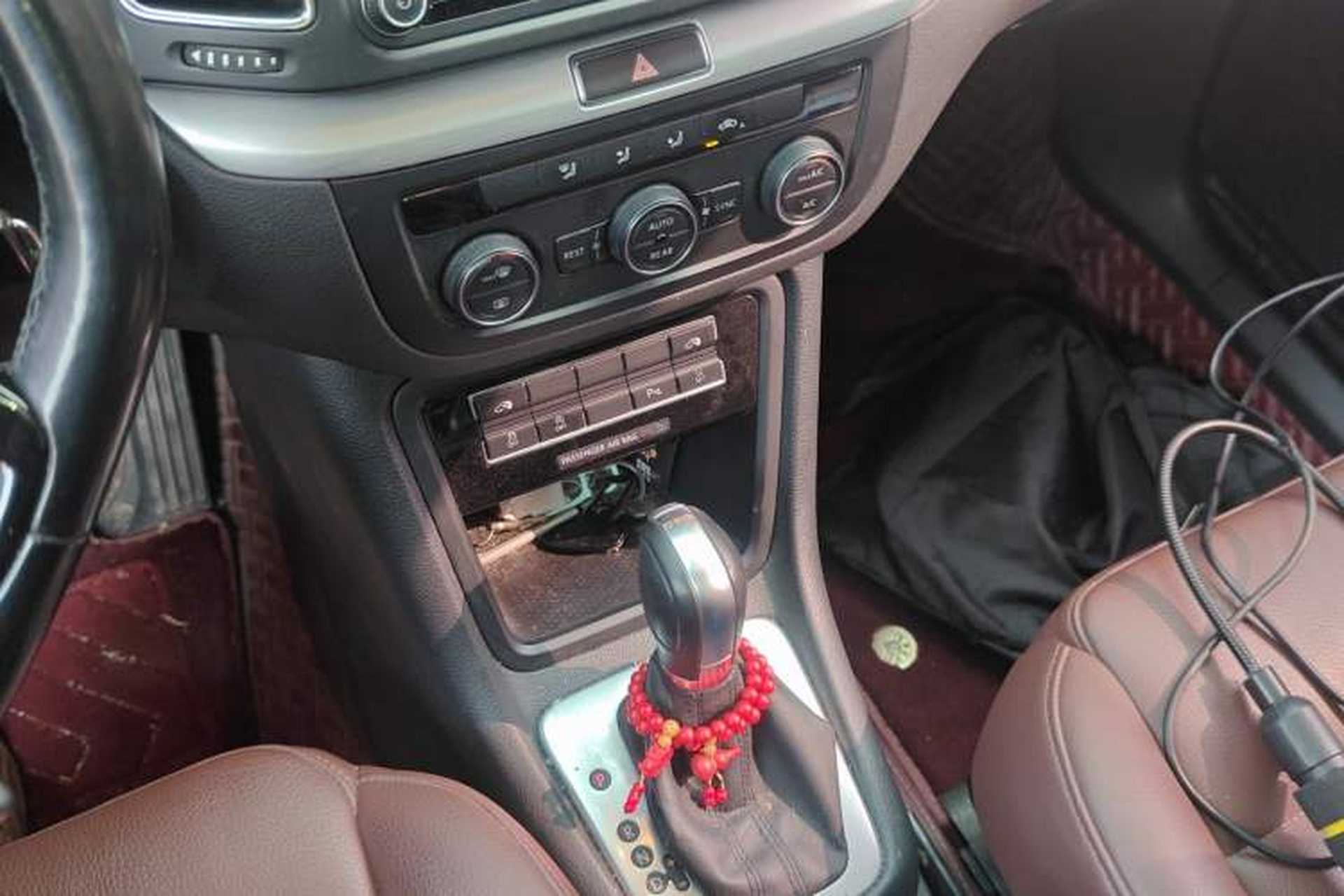 Used Volkswagen Sharan 2018 380TSI Luxury 7-Seater Gear Lever