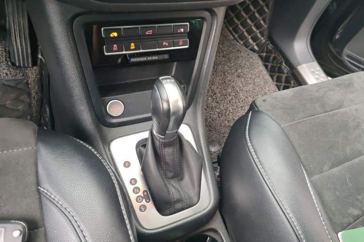 Used Volkswagen Sharan 2018 Revised Version 380TSI Comfort Edition 7-Seater Gear Lever