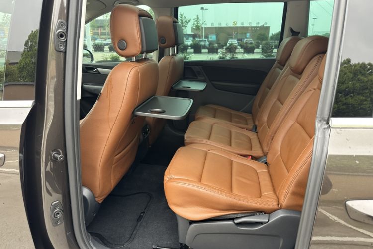 Used Volkswagen Sharan 2018 380TSI Comfort Edition 7-Seater Interior 10