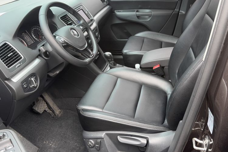 Used Volkswagen Sharan 2018 380TSI Comfort Edition 7-Seater Interior 2