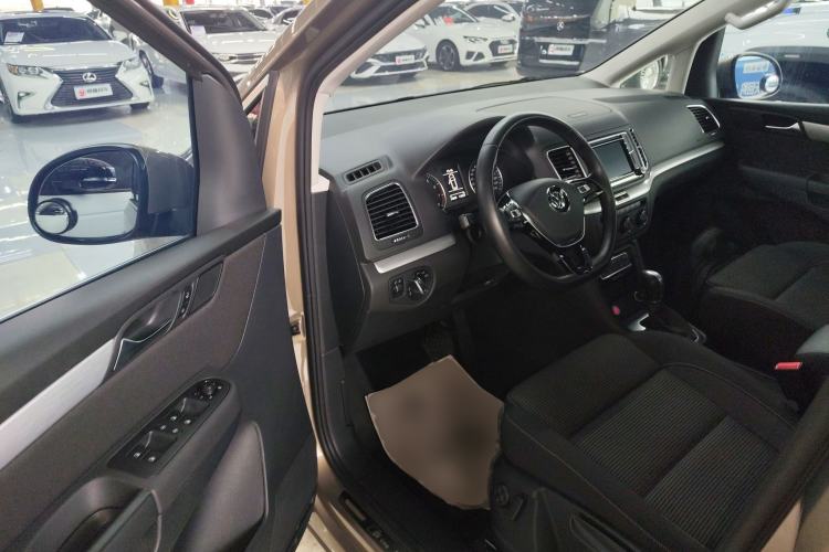 Used Volkswagen Sharan 2018 Revised Version 380TSI Comfort Edition 7-Seater Interior 3