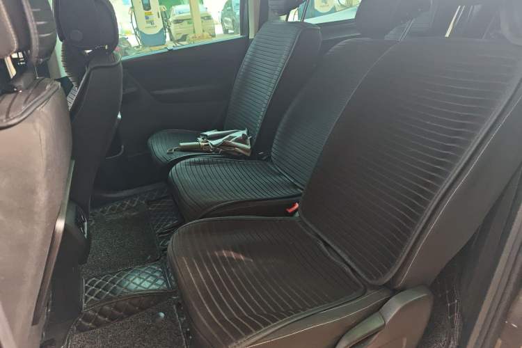 Used Volkswagen Sharan 2018 280TSI Enjoyment Model 7 Seats Interior 4