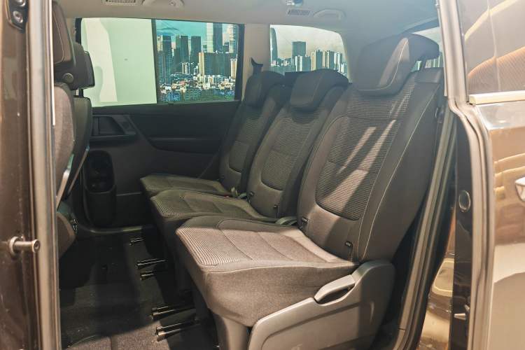 Used Volkswagen Sharan 2018 380TSI Comfort Edition 7-Seater Interior 5