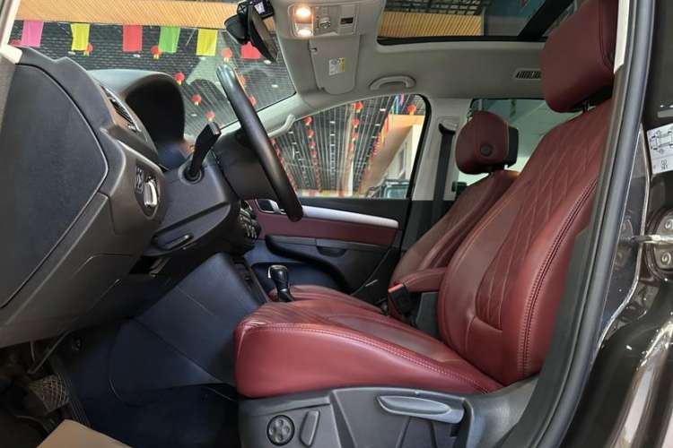 Used Volkswagen Sharan 2018 380TSI Comfort Edition 7-Seater Interior 8