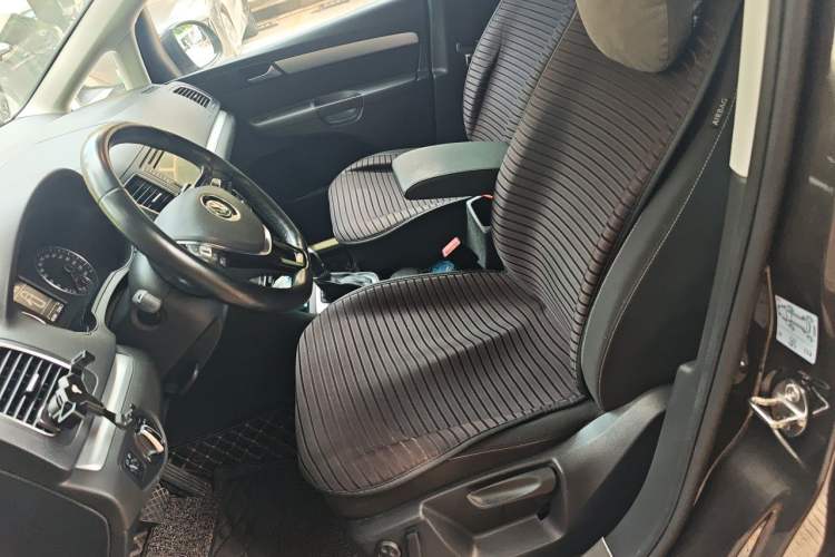 Used Volkswagen Sharan 2018 280TSI Enjoyment Model 7 Seats Left Front Seat
