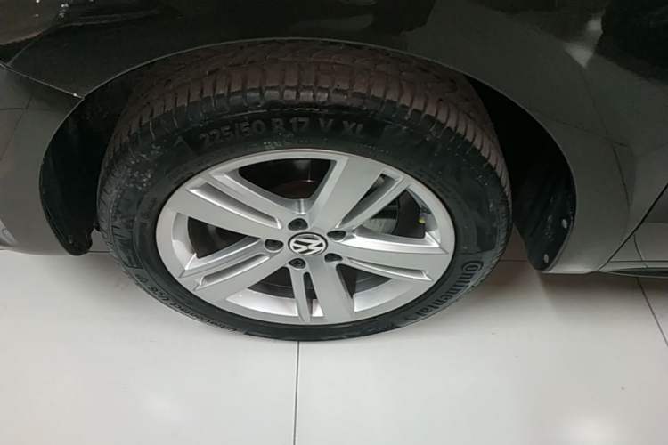 Used Volkswagen Sharan 2018 380TSI Comfort Edition 7-Seater Left Front Wheel Hub