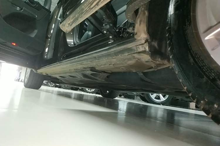Used Volkswagen Sharan 2018 380TSI Comfort Edition 7-Seater Left Side Sill