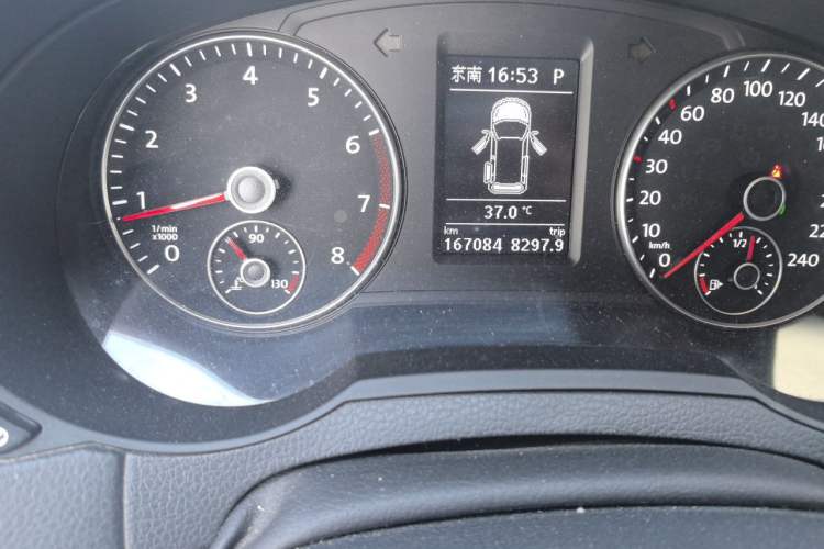 Used Volkswagen Sharan 2018 380TSI Comfort Edition 7-Seater Odometer Close Up