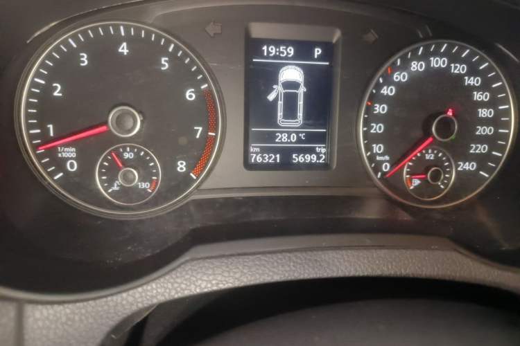 Used Volkswagen Sharan 2018 380TSI Comfort Edition 7-Seater Odometer Close Up