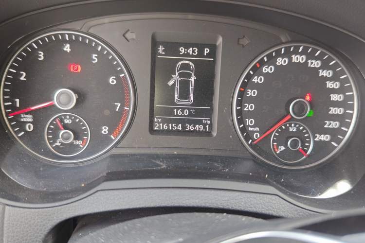 Used Volkswagen Sharan 2018 380TSI Luxury 7-Seater Odometer Close Up
