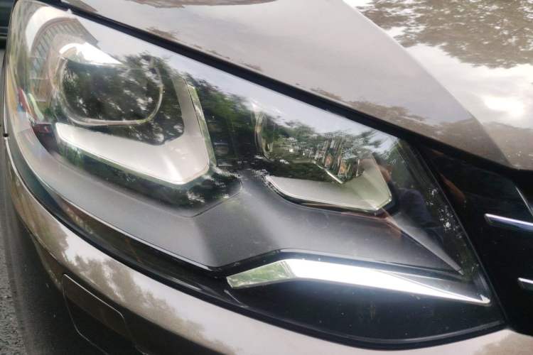 Used Volkswagen Sharan 2018 380TSI Luxury 7-Seater Right Front Headlight