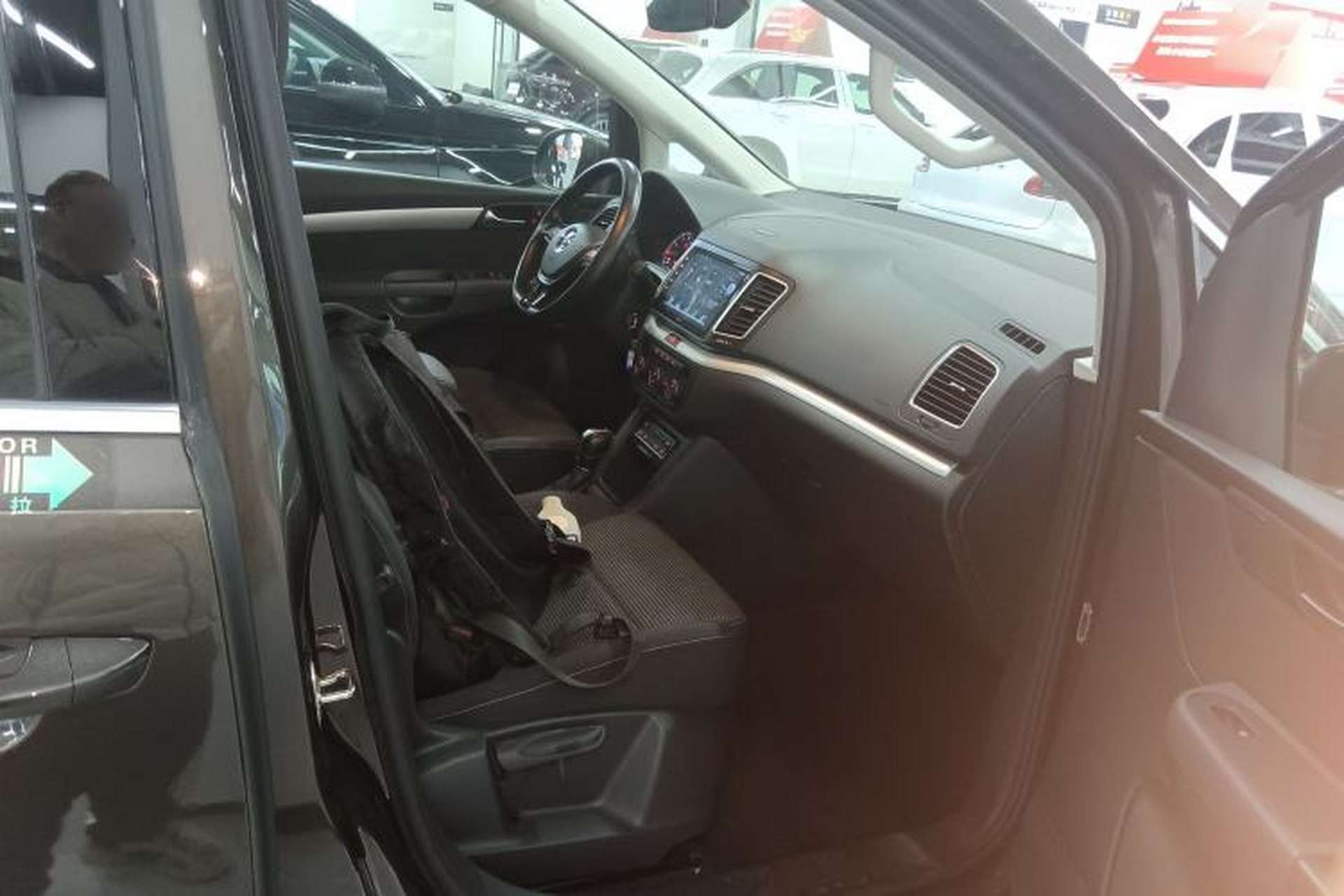 Used Volkswagen Sharan 2018 380TSI Comfort Edition 7-Seater Right Front Seat