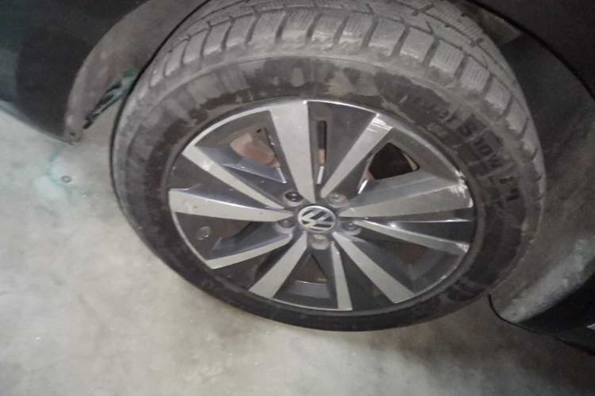 Used Volkswagen Sharan 2018 380TSI Luxury 7-Seater Right Front Wheel Hub