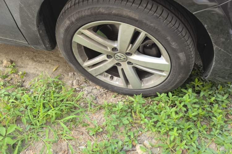 Used Volkswagen Sharan 2018 380TSI Comfort Edition 7-Seater Right Front Wheel Hub