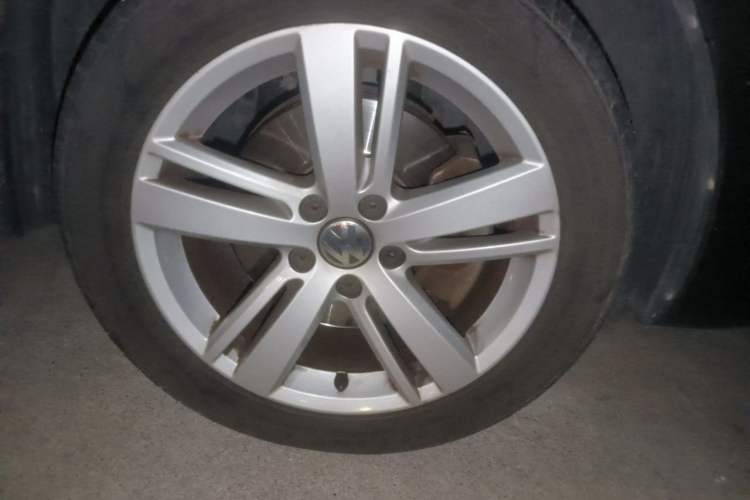 Used Volkswagen Sharan 2018 380TSI Comfort Edition 7-Seater Right Front Wheel Hub