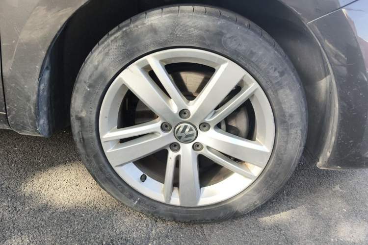 Used Volkswagen Sharan 2018 380TSI Comfort Edition 7-Seater Right Front Wheel Hub