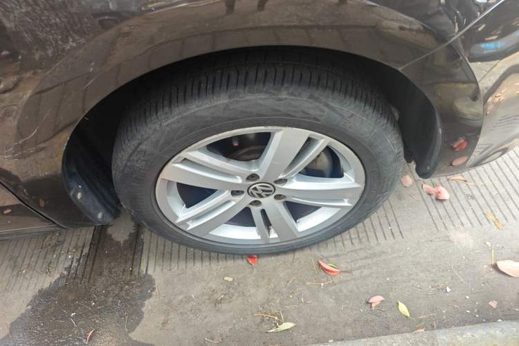 Used Volkswagen Sharan 2018 Revised Version 380TSI Comfort Edition 6-Seater Right Front Wheel Hub