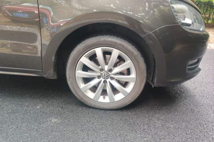 Used Volkswagen Sharan 2018 380TSI Luxury 7-Seater Right Front Wheel Hub