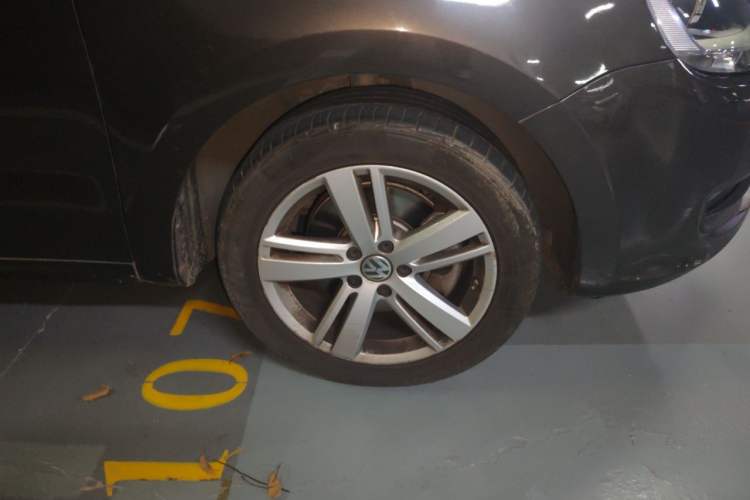 Used Volkswagen Sharan 2018 380TSI Comfort Edition 7-Seater Right Front Wheel Hub