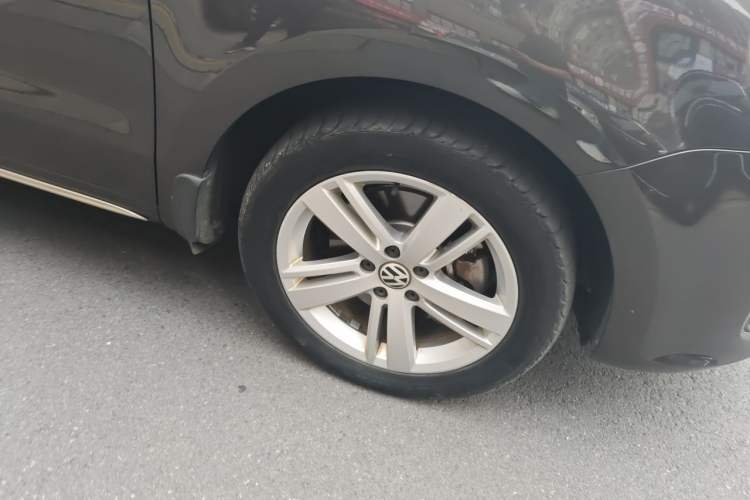 Used Volkswagen Sharan 2018 Revised Version 380TSI Comfort Edition 7-Seater Right Front Wheel Hub