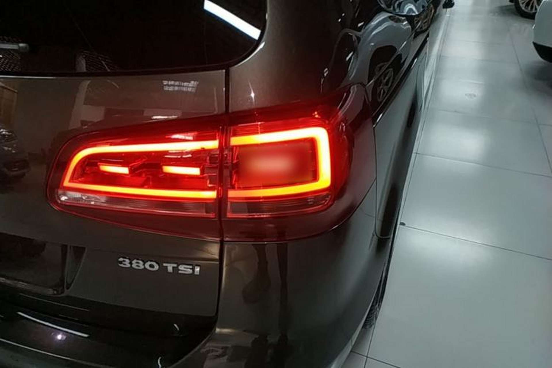 Used Volkswagen Sharan 2018 380TSI Comfort Edition 7-Seater Right Rear Taillight