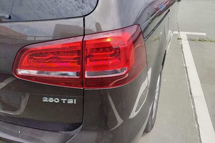 Used Volkswagen Sharan 2018 280TSI Enjoyment Model 7 Seats Right Rear Taillight