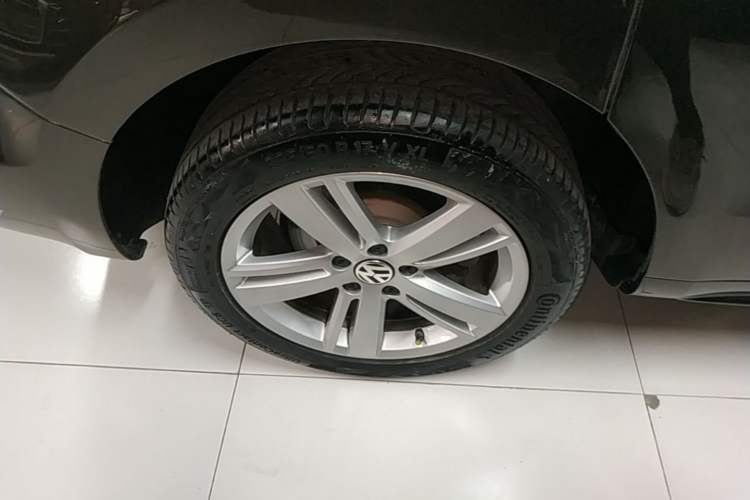 Used Volkswagen Sharan 2018 380TSI Comfort Edition 7-Seater Right Rear Wheel Hub