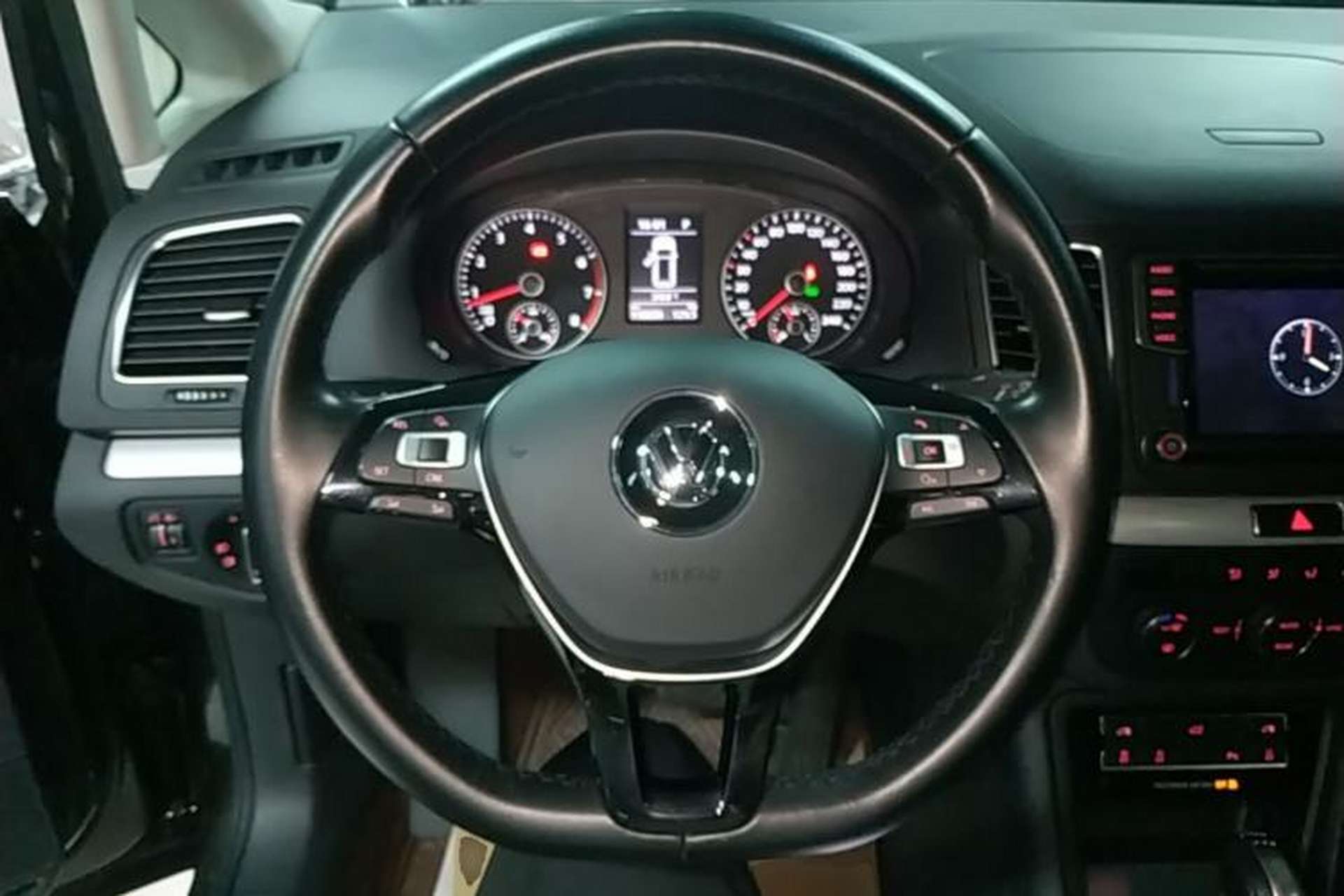 Used Volkswagen Sharan 2018 380TSI Comfort Edition 7-Seater Steering Wheel