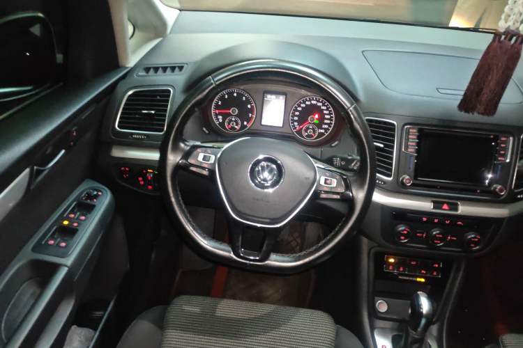 Used Volkswagen Sharan 2018 Revised Version 380TSI Comfort Edition 7-Seater Steering Wheel