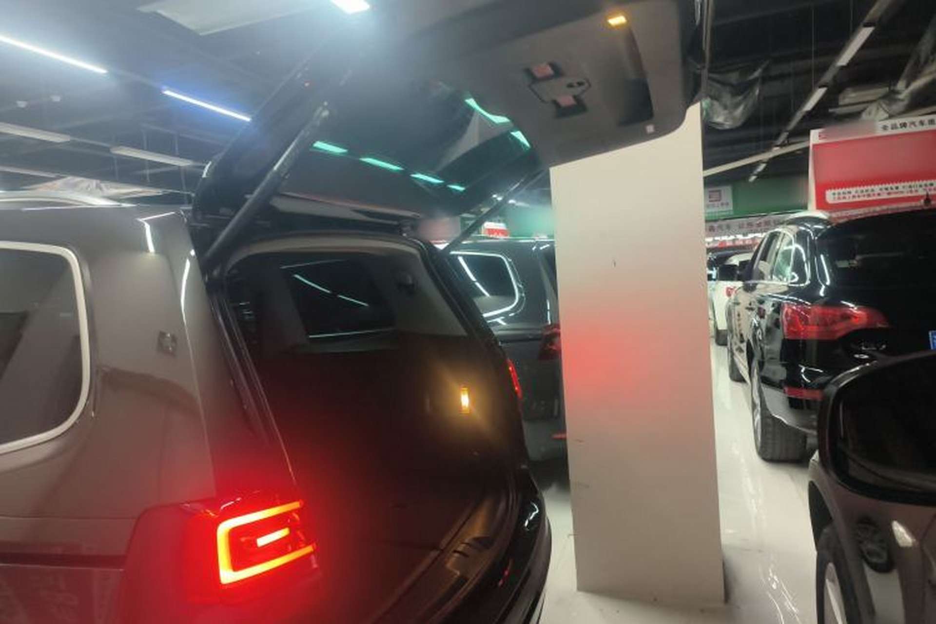 Used Volkswagen Sharan 2018 380TSI Comfort Edition 6-Seater Trunk