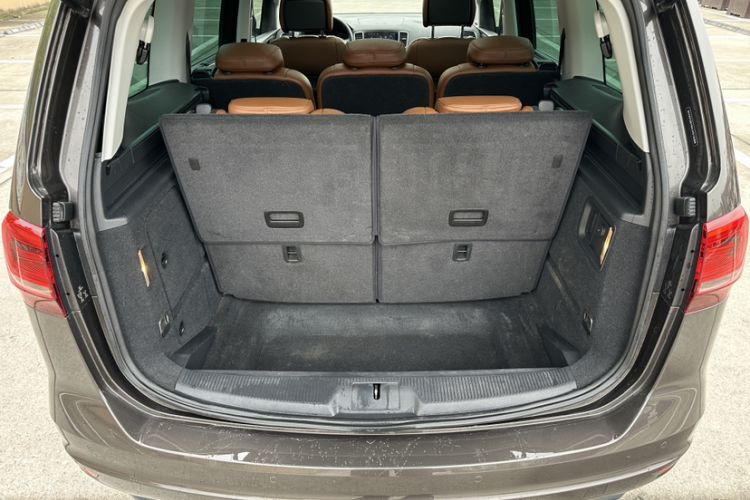 Used Volkswagen Sharan 2018 380TSI Comfort Edition 7-Seater Trunk
