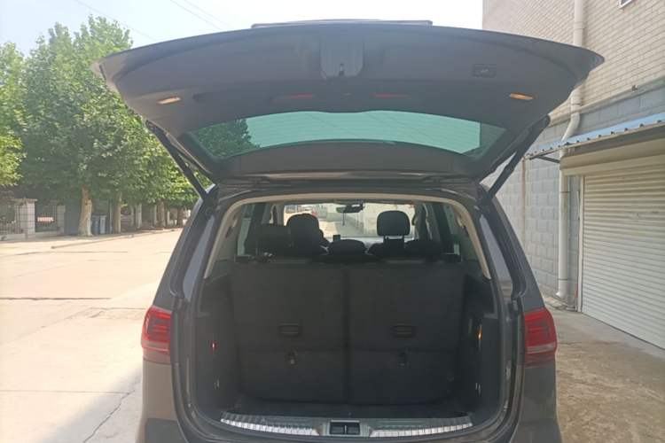 Used Volkswagen Sharan 2018 380TSI Comfort Edition 7-Seater Trunk