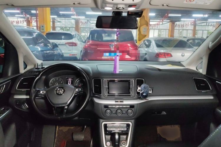 Used Volkswagen Sharan 2018 380TSI Enjoyment Edition Premium 7-Seater Center Console