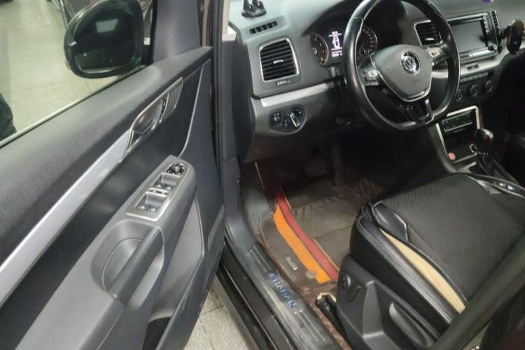Used Volkswagen Sharan 2018 380TSI Enjoyment Edition Premium 7-Seater Driver Seat