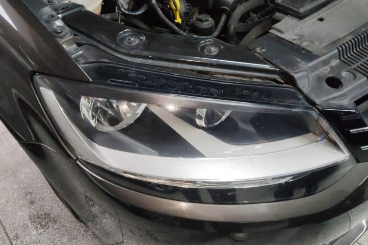 Used Volkswagen Sharan 2018 380TSI Enjoyment Edition Premium 7-Seater Right Front Headlight