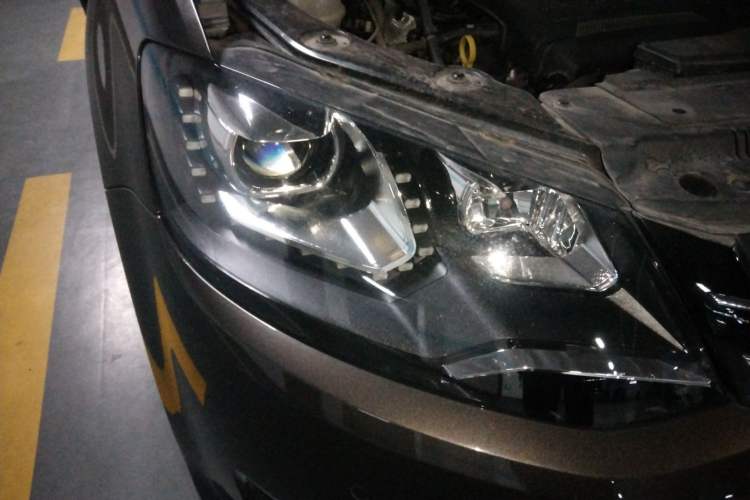 Used Volkswagen Sharan 2018 380TSI Comfort Edition 7-Seater Right Front Headlight