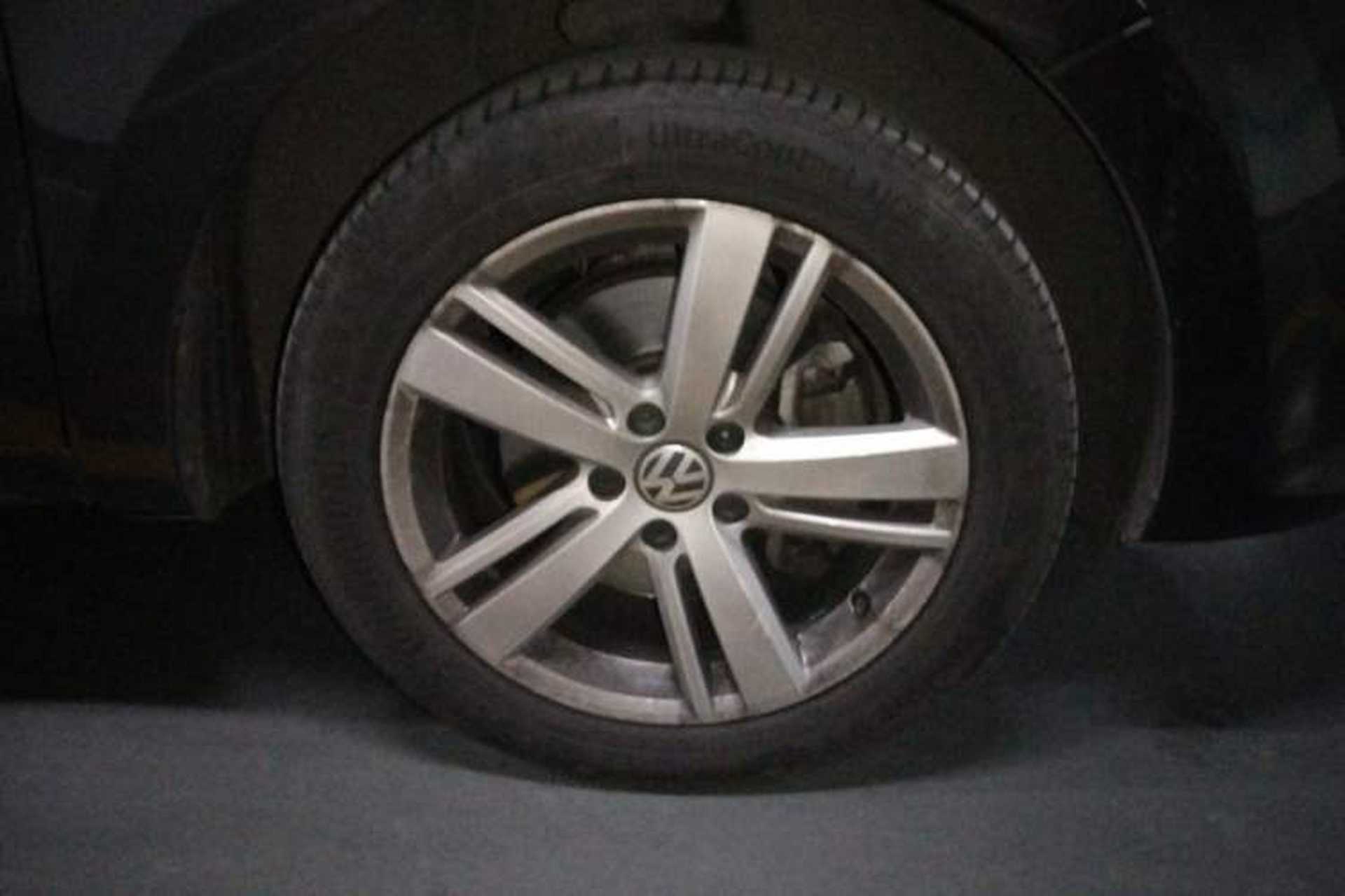 Used Volkswagen Sharan 2018 380TSI Comfort Edition 7-Seater Right Front Wheel Hub