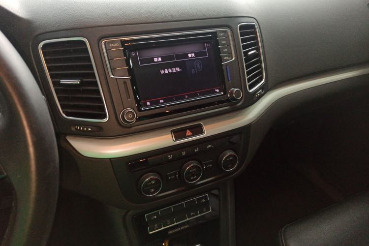 Used Volkswagen Sharan 2018 380TSI Comfort Edition 7-Seater Audio And AC Panel