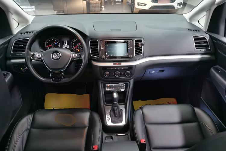 Used Volkswagen Sharan 2018 380TSI Comfort Edition 7-Seater Center Console