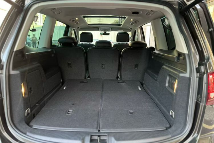 Used Volkswagen Sharan 2018 380TSI Comfort Edition 7-Seater Exterior 8