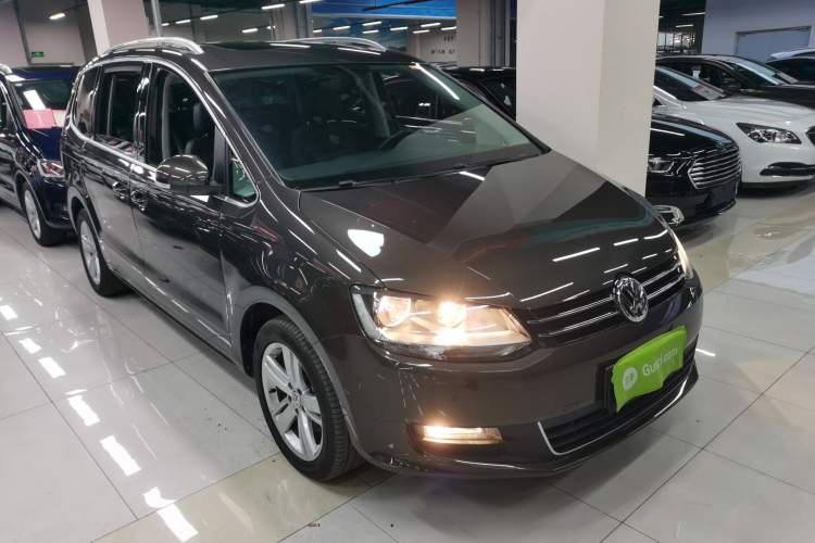 Used Volkswagen Sharan 2018 380TSI Comfort Edition 7-Seater Front Right 45 Deg