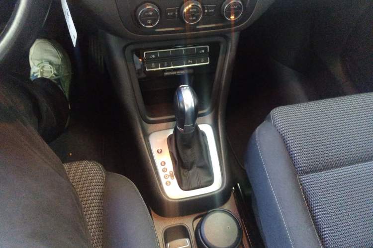 Used Volkswagen Sharan 2018 380TSI Comfort Edition 7-Seater Gear Lever
