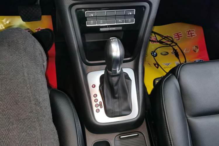 Used Volkswagen Sharan 2018 380TSI Comfort Edition 7-Seater Gear Lever