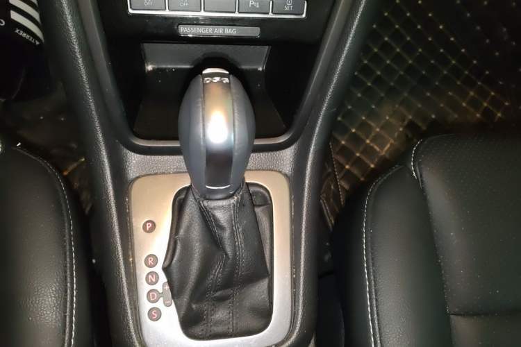 Used Volkswagen Sharan 2018 280TSI Enjoyment Model 7 Seats Gear Lever