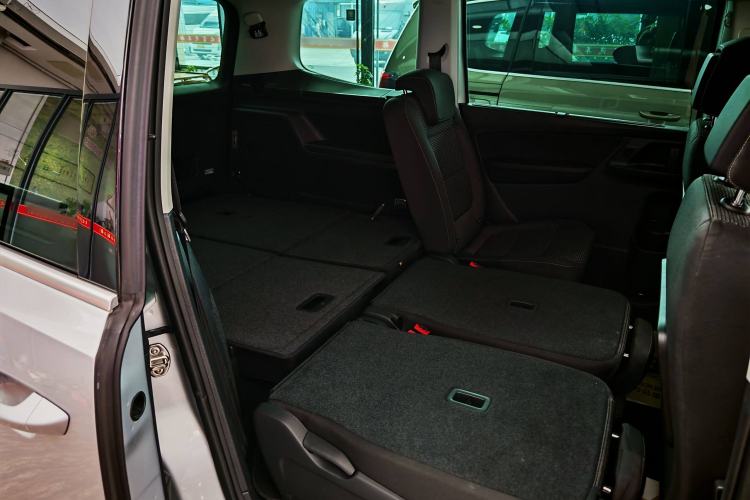 Used Volkswagen Sharan 2018 380TSI Comfort Edition 7-Seater Interior 10