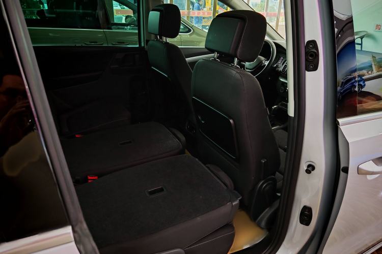 Used Volkswagen Sharan 2018 380TSI Comfort Edition 7-Seater Interior 11