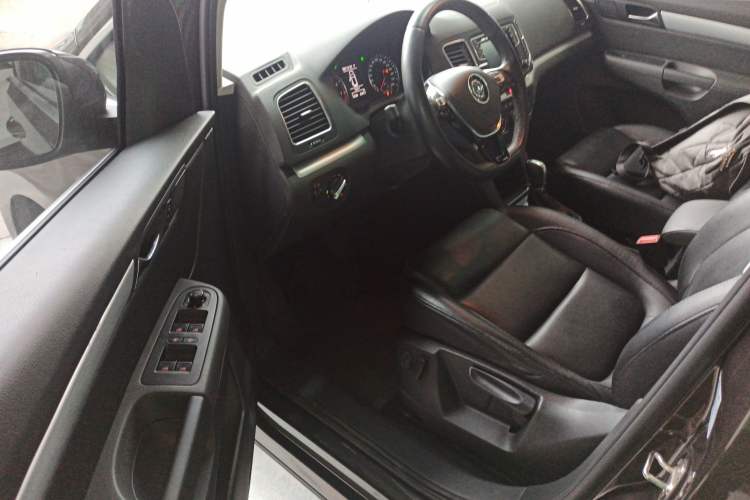 Used Volkswagen Sharan 2018 380TSI Comfort Edition 7-Seater Interior 3