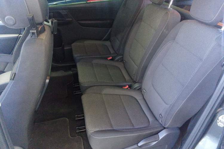 Used Volkswagen Sharan 2018 380TSI Comfort Edition 7-Seater Interior 4